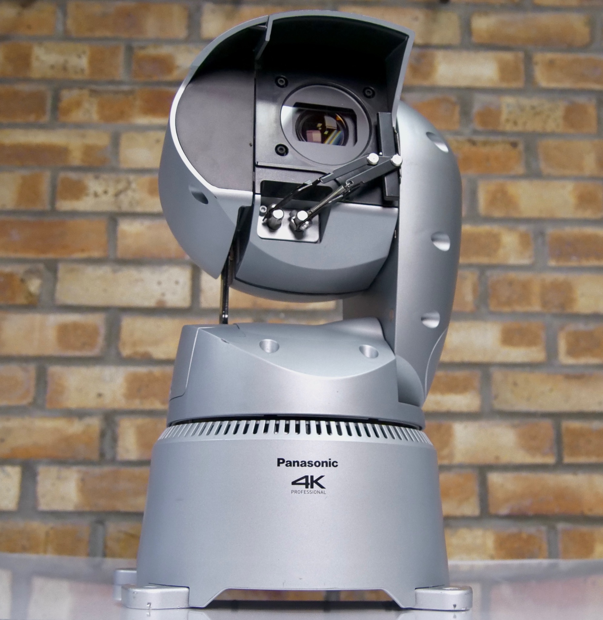 Panasonic AW-UR100 weatherproof PTZ
